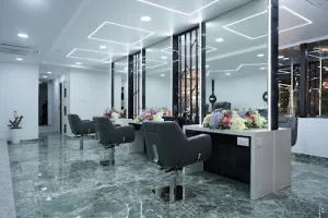 Curls 360 Family Salon &amp; Academy - Salon in Kochi, Haircolouring in Kochi, Hairspa in Kochi