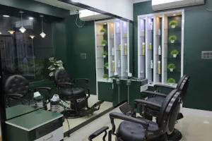 Grand Lumi Professional Unisex Salon