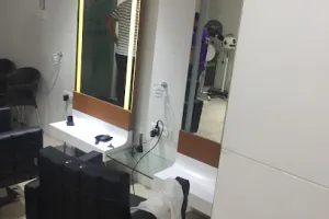 Naturals Salon