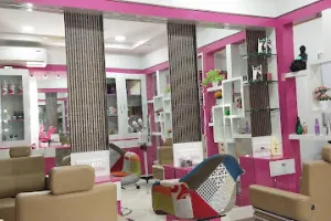 Facelift Ladies Salon
