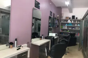UB's Salon