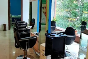 Aadoo Unisex Salon