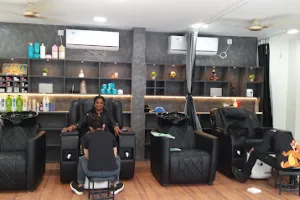 Lavina's Unisex Salon