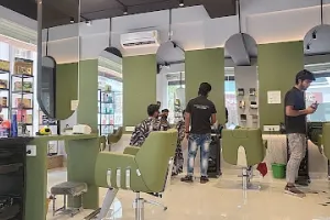 M2 Zion Men's Salon