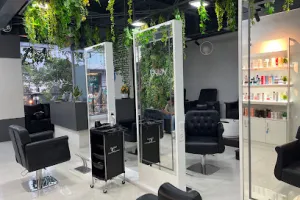 YoYo Unisex Salon &amp; Bridal Studio