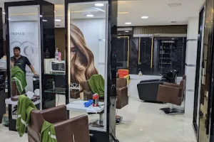 Green Trends Unisex Hair &amp; Style Salon