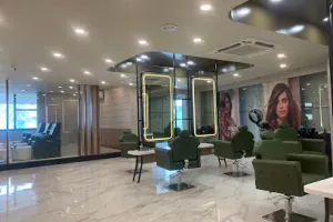 Naturals Signature Salon