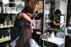 Green trends-unisex Hair and Style Salon