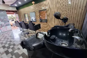 AN Queen Salon