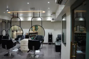 SHAHEEN UNISEX PROFESSIONAL SALON &amp; MAKEOVER STUDIO