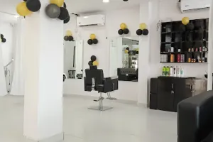Re Image Salon Shah Gunj Branch