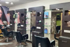Alpha Beauty Unisex Salon
