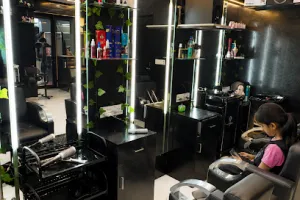 Signature Beauty And Unisex Hair Salon