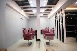 TONI&amp;GUY essensuals HAIRDRESSING