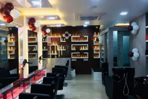 WAVES Unisex Saloon