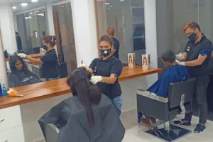 Elite Unisex Salon