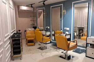 Sujata's Page 3 Salon