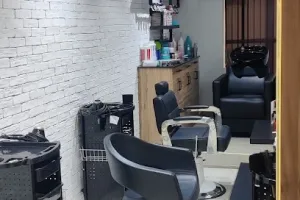 Yacchu's Hair Garage Unisex Salon