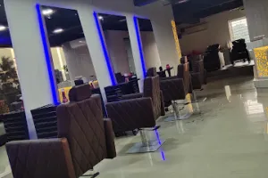R MAHOGANY PROFESSIONAL UNISEX SALON