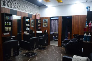 Head Masters Family Saloon