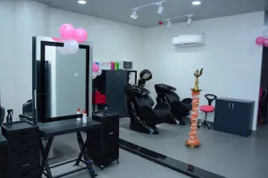 Lakme Salon in Attavar