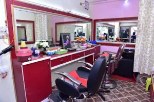 Prashu's Glam &amp;Glow beauty zone.