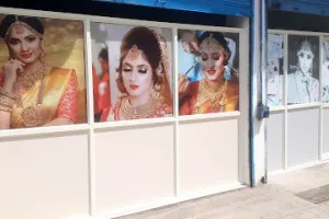 Siri Beauty Parlor