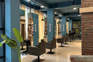 Offline The Unisex Salon