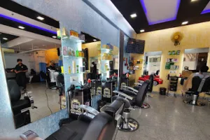 BIG BOSS Unisex Salon