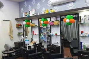 Looks Unique Saloon