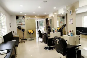 Shanvi Unisex Saloon
