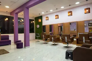 The style waves unisex salon