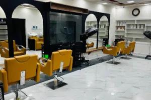 AURORA Unisex Salon