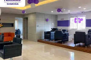 naturals Unisex Salon