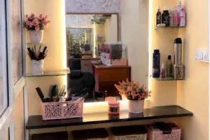 Royal glow beauty parlour