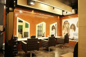 GREEN TRENDS UNISEX HAIR &amp; STYLE SALON