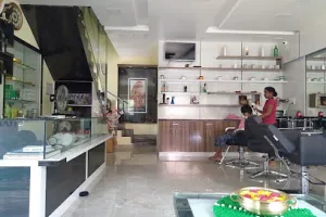 LATHA BEAUTY PARLOUR