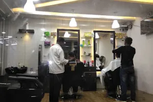 Rathan's Style In Men's Saloon