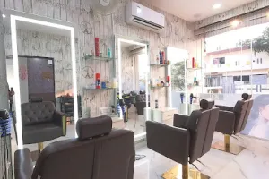 Dee Trends Unisex Salon