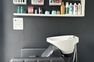 Neo Unisex Salon