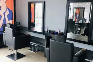 U&amp;V UNISEX SALON AND SPA