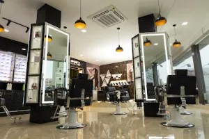 Alpha Beauty Unisex Salon