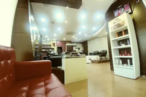 Profile Hair 'N' Skin Studio