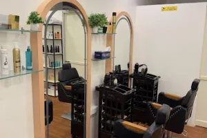 Lush unisex salon &amp; spa