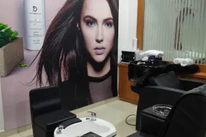 Naturals Salon &amp; Spa