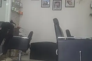 V CARE SALOON 1