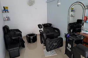 Lavender Beauty Salon &amp; Spa, Kudassanad