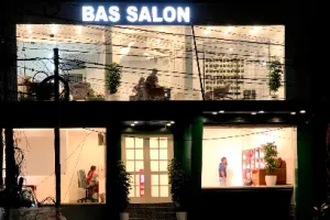 BAS SALOON