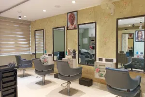 Alchemy Salon &amp; Spa, Premium Aesthetics by Queens-Beyond Beauty