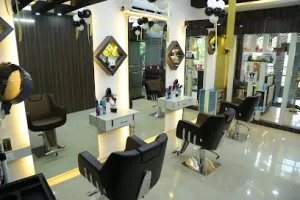 Head Zone Unisex Beauty Parlour